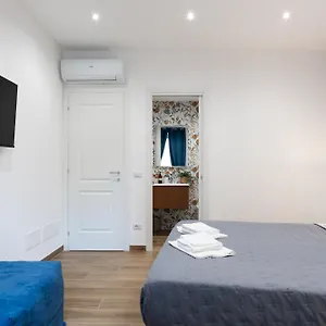 https://rhoome-holiday-1.it-romehotels.com