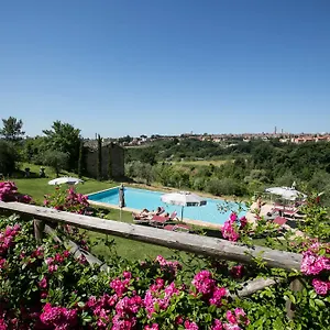 https://podere-la-strega.it-tuscanyhotel.com